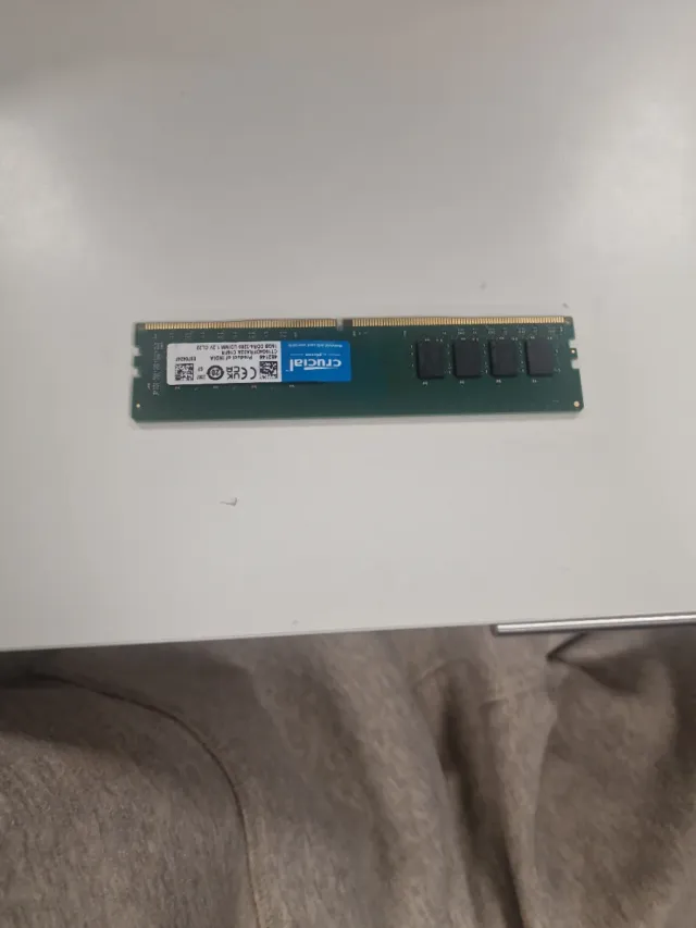 Memoria RAM  16GB DDR4-3200 venta en mano hoy