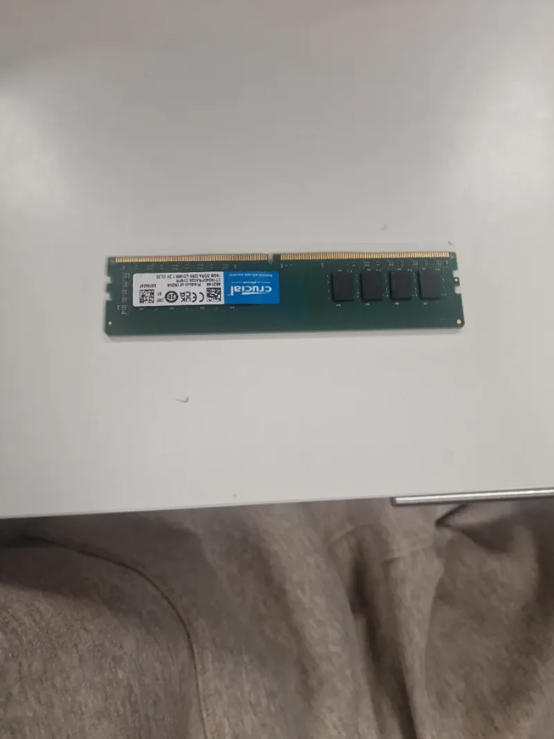 Memoria RAM  16GB DDR4-3200 venta en mano hoy