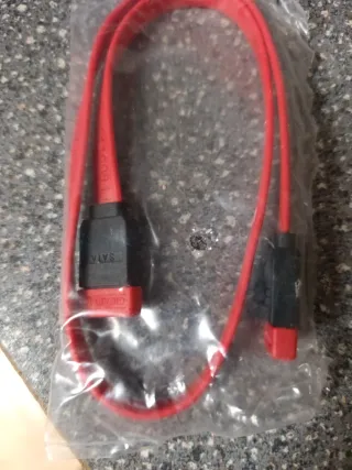 Cable SATA Gigabyte Rojo