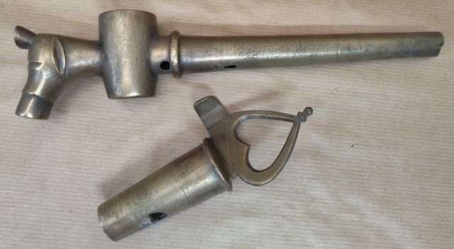 Grifo de bronce para bota siglo XIX