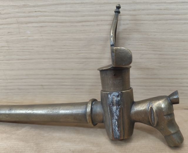 Grifo de bronce para bota siglo XIX