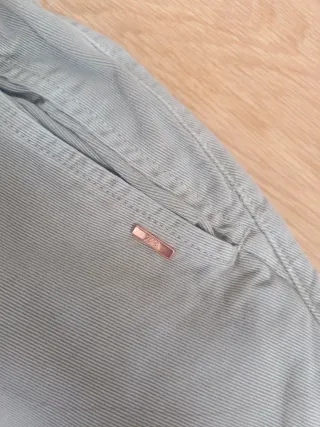 Pantalón vaquero Zara verde oliva