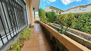 Casa adosada en venta en Zubia (La)