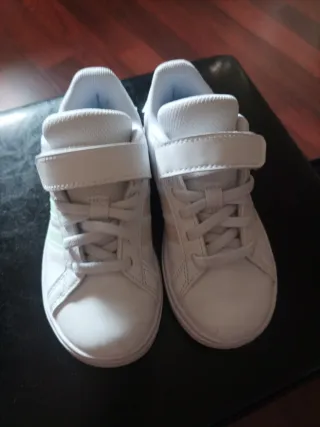 Sapatilhas criança brancas Número 28