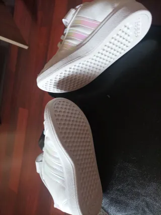 Sapatilhas criança brancas Número 28