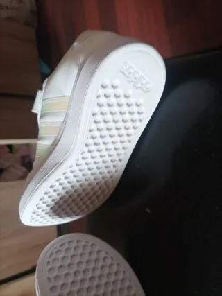 Sapatilhas criança brancas Número 28