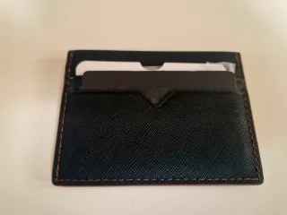 Tarjetero Tommy Hilfiger negro borde marron