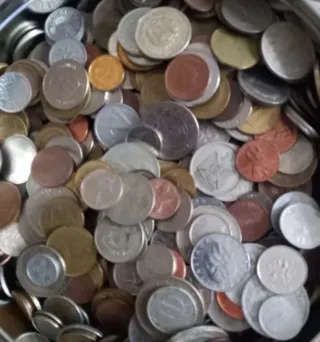 Monedas extranjeras variadas