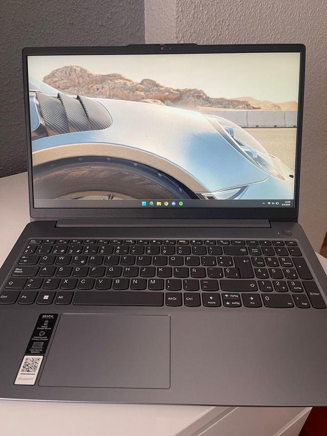 Portátil Lenovo IdeaPad Slim 3 15IRH8 Gris