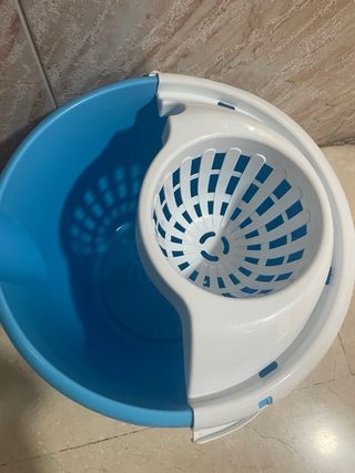 Cubo de fregona escurridor azul y blanco