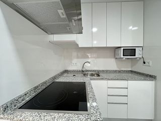 Piso en alquiler en La Luz - El Torcal en Málaga