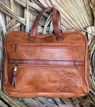 Bolsos de varios colores, marca Mr. Sobraeti