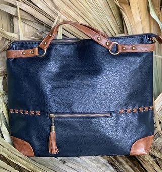 Bolsos de varios colores, marca Mr. Sobraeti