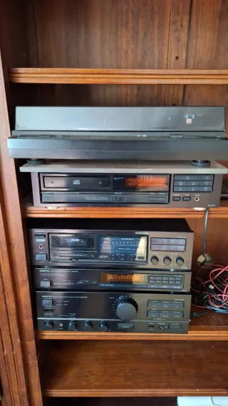 Equipo Hi-Fi Onkyo RI + Tocadisco + altavoces