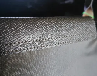 Le Pliage tamaño grande para hombros. Color verde.