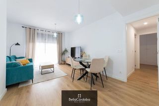 Piso en alquiler en Poniente-Norte - Miralbaida - Parque Azahara en Córdoba