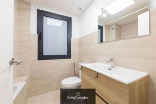 Piso en alquiler en Poniente-Norte - Miralbaida - Parque Azahara en Córdoba