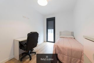 Piso en alquiler en Poniente-Norte - Miralbaida - Parque Azahara en Córdoba