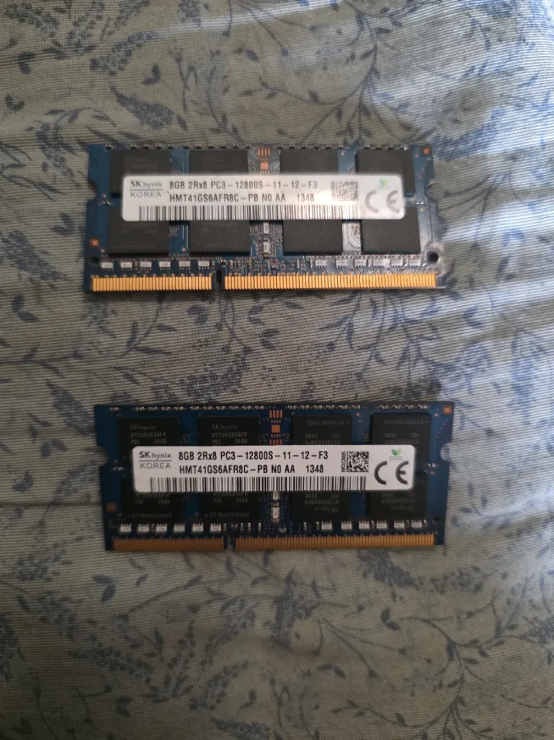 2x 8GB DDR3 SK hynix PC3-12800S