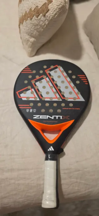 Pala de pádel Adidas ZENTIX