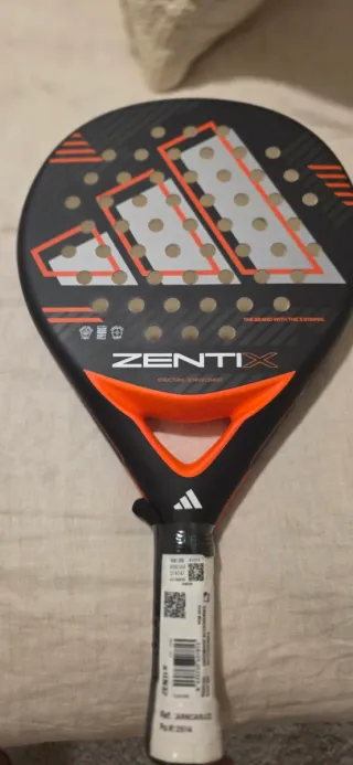 Pala de pádel Adidas ZENTIX