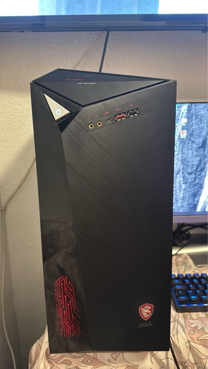 MSI Gaming PC Torre Negra
