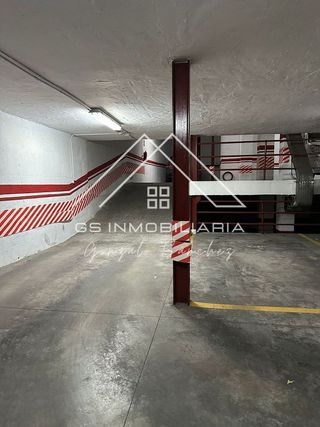 Garaje en alquiler en Lucena