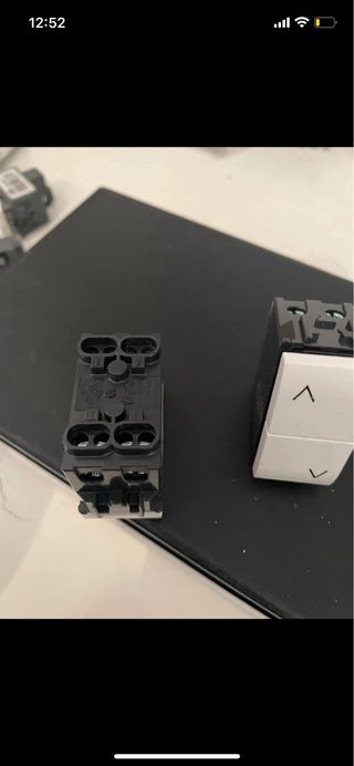 2 interruttori alzacristalli con frecce