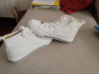 Zapatillas tela blancas altas niña