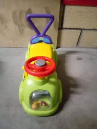 Correpasillos o moto de juguete