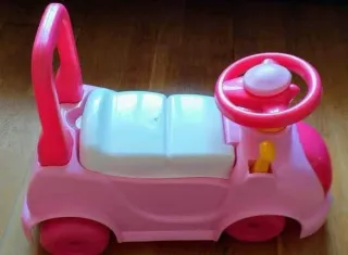 Correpasillos o moto de juguete