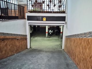 PLAZA DE GARAJE CON TRASTERO