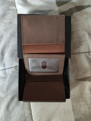 Cartera/tarjetero piel sintética marca tomylv