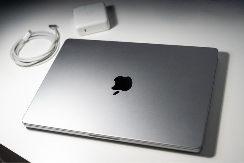 MacBook Pro M1 Plata/Gris Espacial