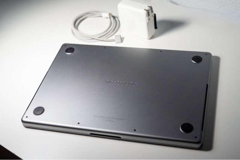 MacBook Pro M1 Plata/Gris Espacial afbeelding 7