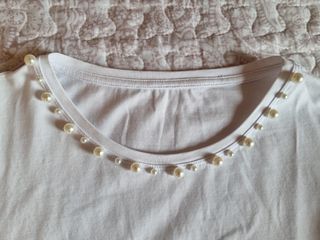 Maglietta bianca elegante con perle taglia S/M