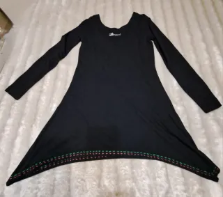 Vestido Negro Estampado Desigual