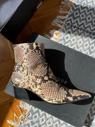 Botines Uterqüe piel print serpiente T37