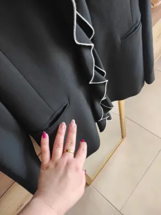 Blazer americana ZARA negro ribete blanco evento