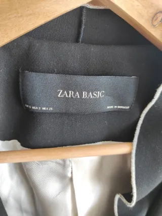 Blazer americana ZARA negro ribete blanco evento