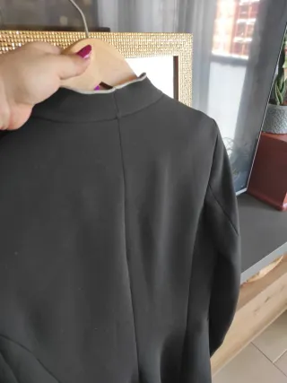 Blazer americana ZARA negro ribete blanco evento