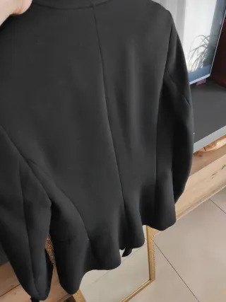 Blazer americana ZARA negro ribete blanco evento