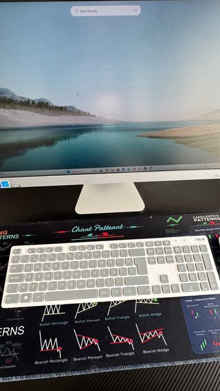 Ordenador ASUS todo en uno 24” i7 16GB RAM 512 SSD