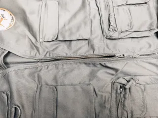 Giubbotto da caccia o pesca con molte tasche