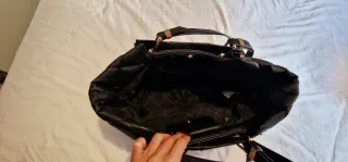 Bolso Steve Madden Negro con Detalles Dorados