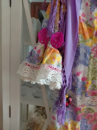 Vestido Flamenca Multicolor con Mantoncillo