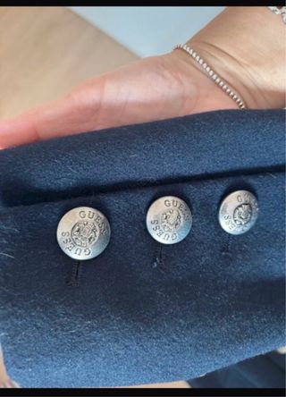 Abrigo Guess azul doble botonadura