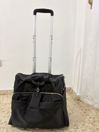 Bolso de viaje negro con ruedas troiler