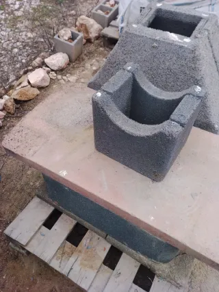 Barbacoa de piedra y terracota