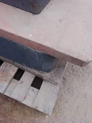 Barbacoa de piedra y terracota